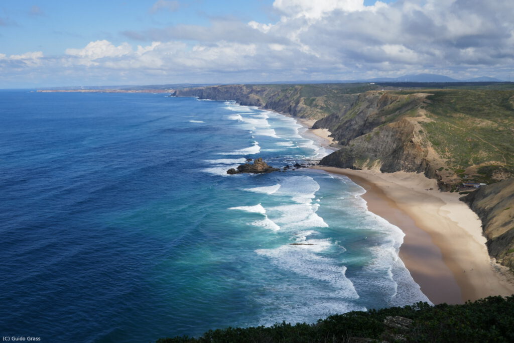 View from Miradouro da Grota overlooking the beaches of Castelejo and Cordoama