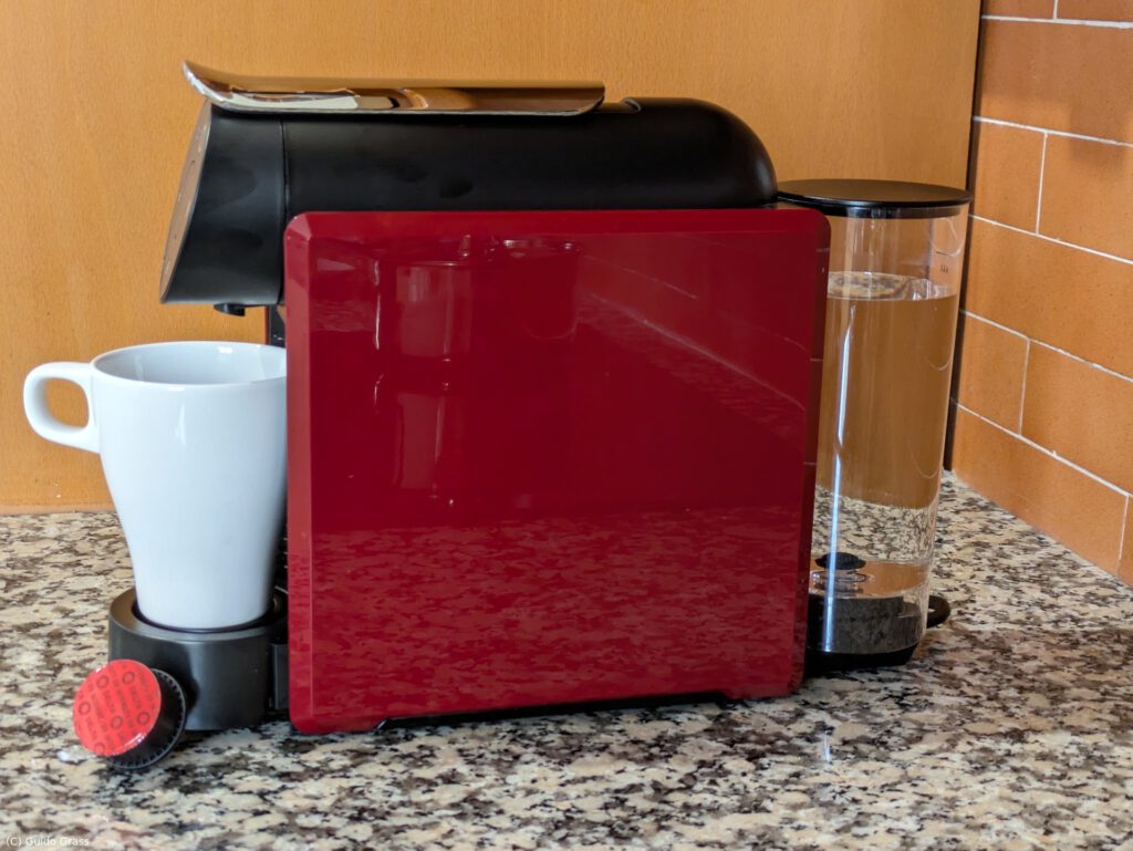Capsule coffee machine